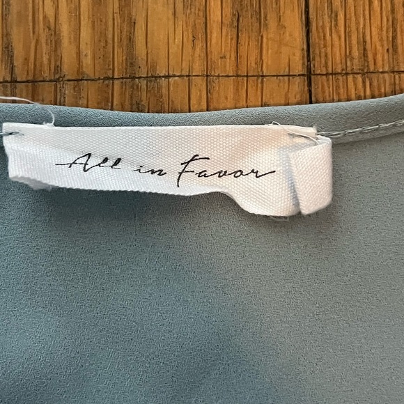 All In Favor Camely Surplice V-neck blouse - M - EUC - Picture 5 of 5